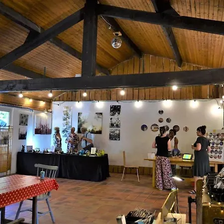 Bed & Breakfast L'app'art Des Ateliers Gerny Humain